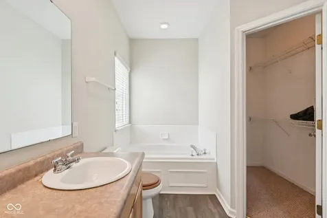 5792 W Port Drive Mccordsville IN 46055