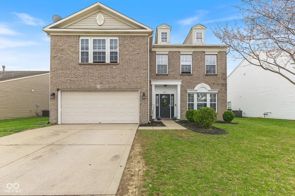 797 Hickory Pine Drive New Whiteland IN 46184