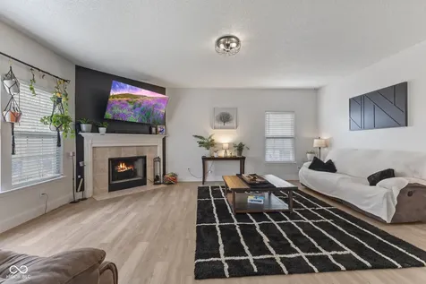 797 Hickory Pine Drive New Whiteland IN 46184