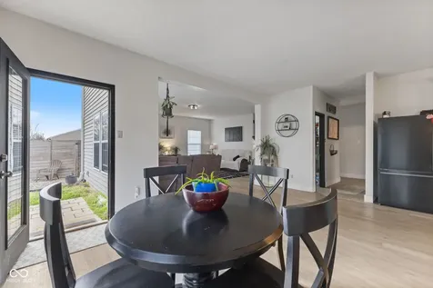 797 Hickory Pine Drive New Whiteland IN 46184