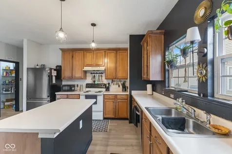 797 Hickory Pine Drive New Whiteland IN 46184