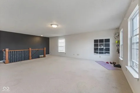 797 Hickory Pine Drive New Whiteland IN 46184