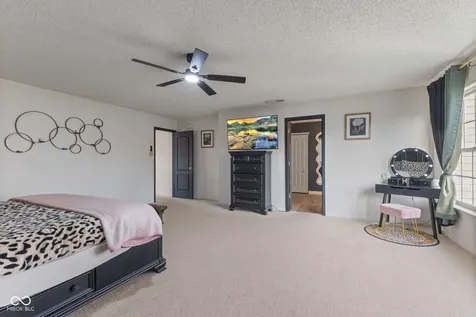 797 Hickory Pine Drive New Whiteland IN 46184