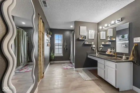 797 Hickory Pine Drive New Whiteland IN 46184