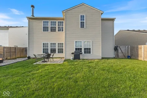 797 Hickory Pine Drive New Whiteland IN 46184