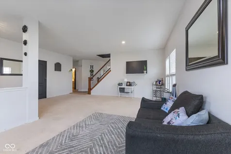 797 Hickory Pine Drive New Whiteland IN 46184