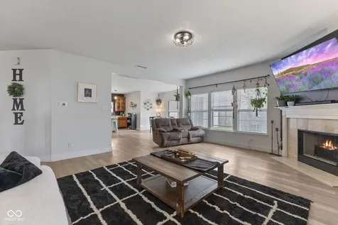 797 Hickory Pine Drive New Whiteland IN 46184