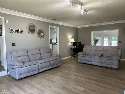 6031 Buck Trail Road Indianapolis IN 46237