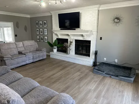 6031 Buck Trail Road Indianapolis IN 46237