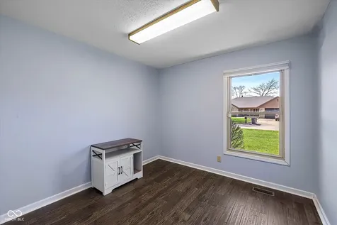 8311 Chateaugay Drive Indianapolis IN 46217