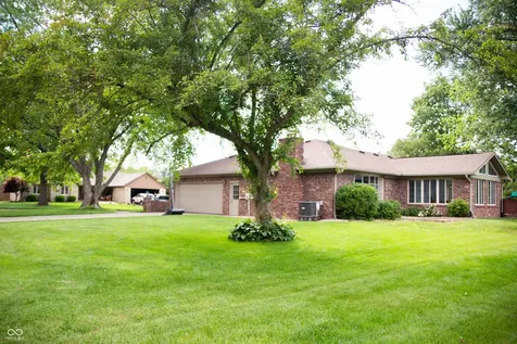 8311 Chateaugay Drive Indianapolis IN 46217