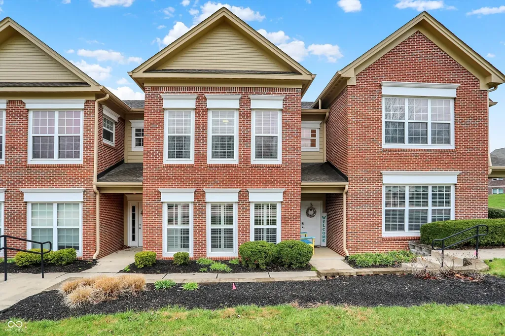 1598 Lacebark Drive Greenwood IN 46143