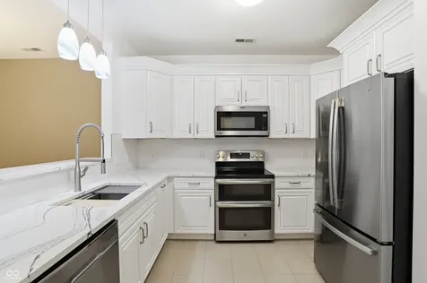 1598 Lacebark Drive Greenwood IN 46143