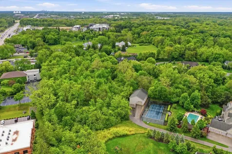 1 Woodard Bluff Zionsville IN 46077