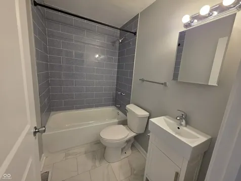 1952 Unit B Shelby Street Indianapolis IN 46203