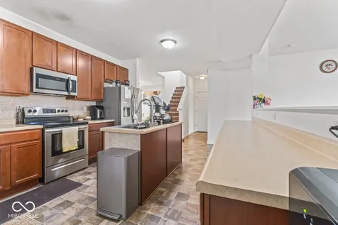 5924 Wintersweet Lane Whitestown IN 46075