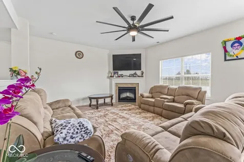 5924 Wintersweet Lane Whitestown IN 46075