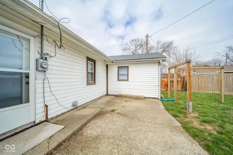 2742 Apache Drive Anderson IN 46012