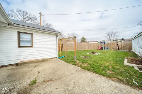 2742 Apache Drive Anderson IN 46012