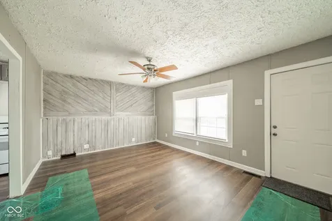 2742 Apache Drive Anderson IN 46012
