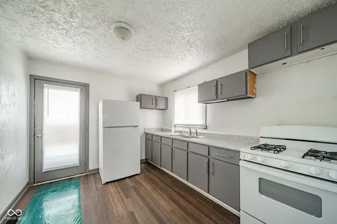 2742 Apache Drive Anderson IN 46012
