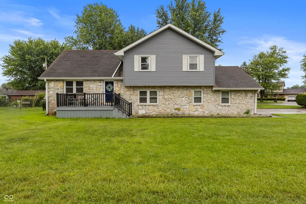 2361 W Brookdale Drive Columbus IN 47201