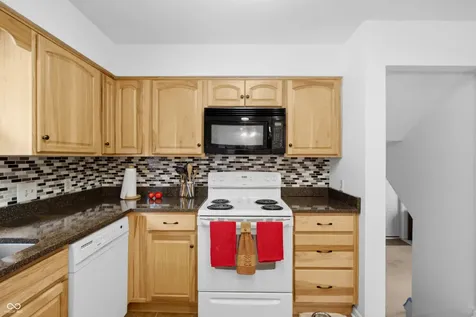 2361 W Brookdale Drive Columbus IN 47201