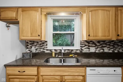 2361 W Brookdale Drive Columbus IN 47201