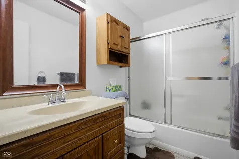 2361 W Brookdale Drive Columbus IN 47201