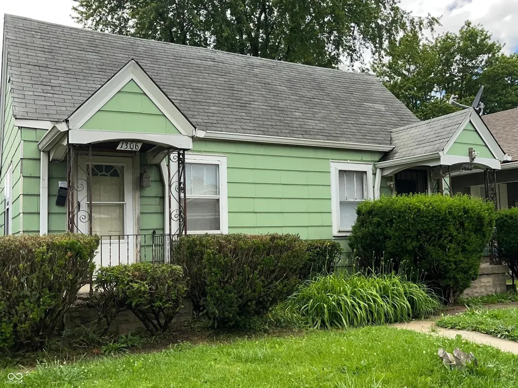 1306 N Chester Avenue Indianapolis IN 46201