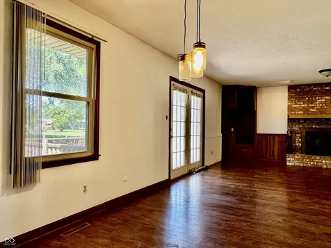 4860 Woodcrest Drive Columbus IN 47203