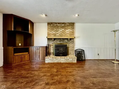4860 Woodcrest Drive Columbus IN 47203