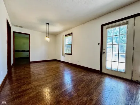 4860 Woodcrest Drive Columbus IN 47203