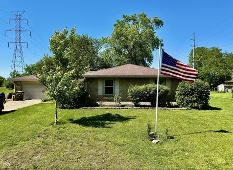 4860 Woodcrest Drive Columbus IN 47203