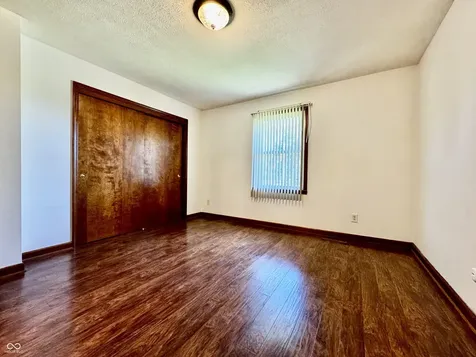 4860 Woodcrest Drive Columbus IN 47203