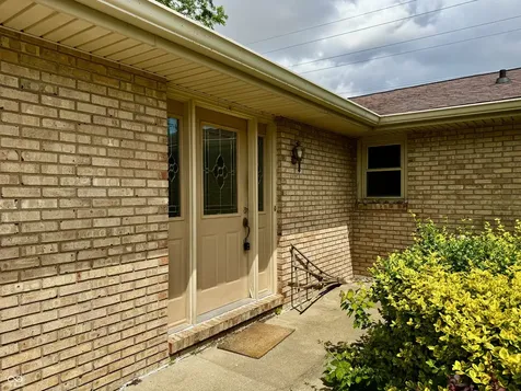 4860 Woodcrest Drive Columbus IN 47203