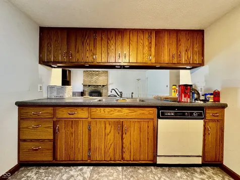 4860 Woodcrest Drive Columbus IN 47203