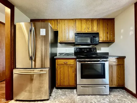 4860 Woodcrest Drive Columbus IN 47203