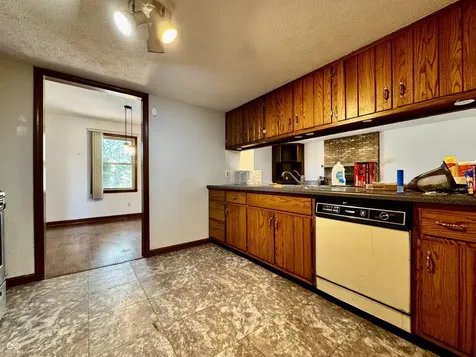 4860 Woodcrest Drive Columbus IN 47203