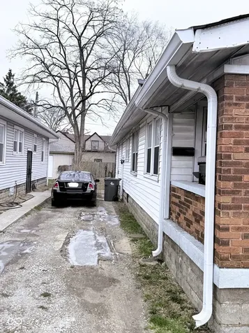 4432 E 10th Street Indianapolis IN 46201