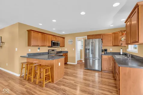 13053 N River Grove Drive Columbus IN 47203