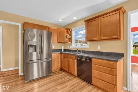 13053 N River Grove Drive Columbus IN 47203
