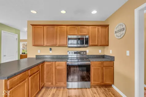 13053 N River Grove Drive Columbus IN 47203