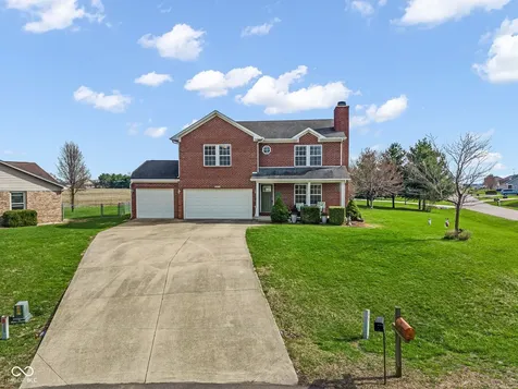 13053 N River Grove Drive Columbus IN 47203