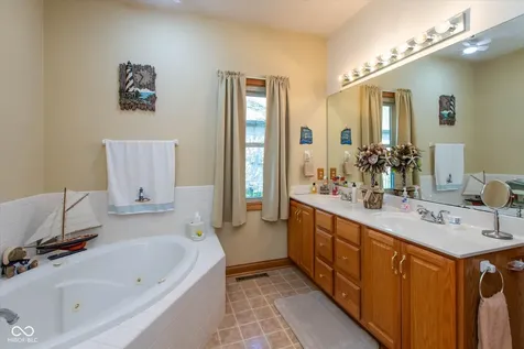 11040 Harness Way Indianapolis IN 46239