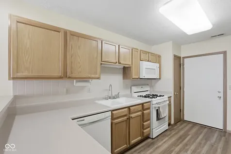 7532 Briarstone Drive Indianapolis IN 46227