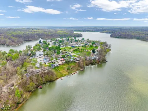 4016 Van Bibber Lake Estate Greencastle IN 46135