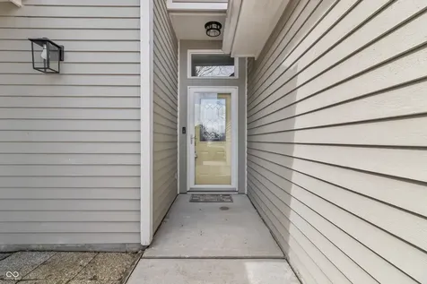 7818 Chesapeake Drive W Indianapolis IN 46236