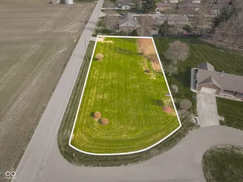 7000 S Artesian Court Columbus IN 47201