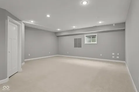 888 Westcreek Drive Columbus IN 47201